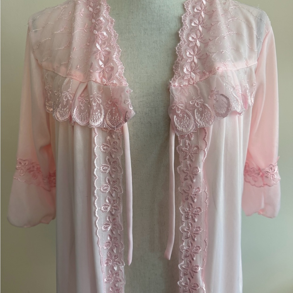 Light Pink Lace Robe - Picture 5 of 6